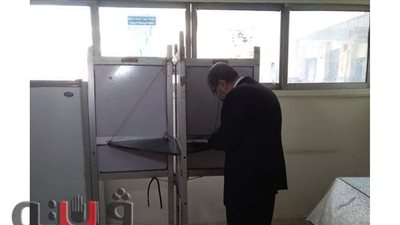 وزير الكهرباء يدلي بصوته في انتخابات مجلس النواب بالعجوزة | فيديو وصور