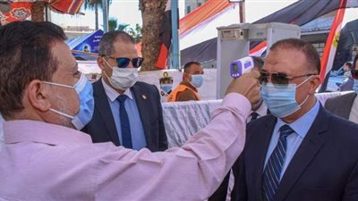 محافظ الإسكندرية يتفقد عددا من اللجان الانتخابية