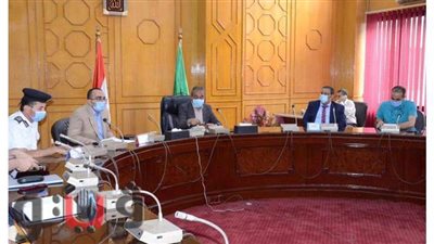 محافظ الإسماعيلية يستعرض آليات مواجهة الموجة الثانية لفيروس كورونا