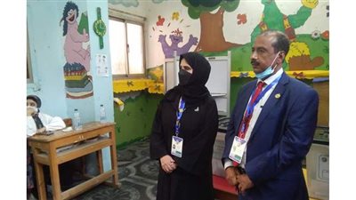 وفد من البرلمان العربي يتفقد سير العملية الانتخابية بالعجوزة