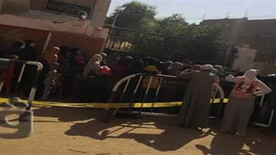 طوابير أمام لجنة قفط الابتدائية المشتركة في قنا | صور