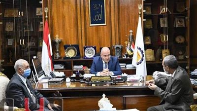 محافظ قنا يستقبل رئيس مجلس إدارة مصنع سكر نجع حمادي الجديد