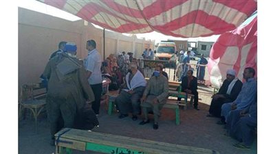 مظلات وخيام أمام اللجان بالوادى الجديد لحماية الناخبين من ارتفاع درجات الحرارة