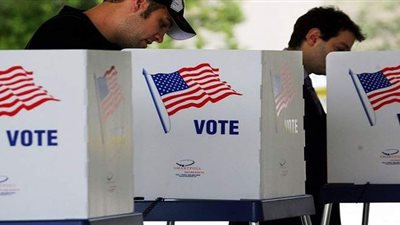 ترامب ومدير مخابراته يسعيان لنزع السرية عن وثيقة حول دور روسيا في انتخابات 2016