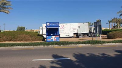 انتشار  سيارات الصحة بشوارع الجونة لتطبيق الإجراءات الاحترازية قبل انطلاق المهرجان السينمائي