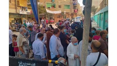 استمرار تزاحم المواطنين أمام اللجان الانتخابية بالجيزة والدقي