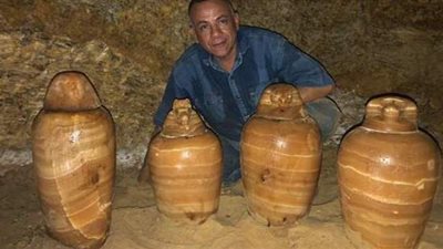 الآثار تعلن تفاصيل الكشف عن مقبرة جديدة بتونا الجبل في المنيا | صور