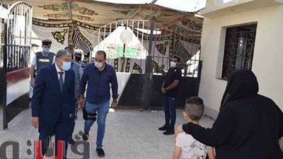 محافظ المنيا يتابع انتظام التصويت بعدد من لجان انتخابات مجلس النواب | فيديو  وصور