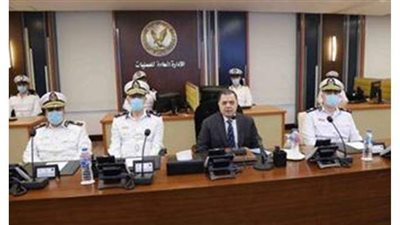 شاهد.. وزير الداخلية  يتواصل مع مديرى الأمن لمتابعة تأمين الانتخابات | فيديو