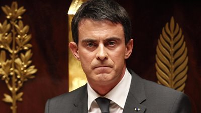 حكومة فرنسا تفرض قانون العمل المعدل بـ«القوة»