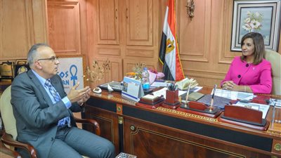 وزيرة الهجرة تلتقي هاني سويلم لمتابعة تطوير مدرسة ببولاق