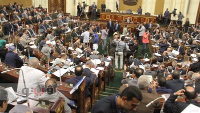 «اقتصادية النواب» تناقش قانون الاقتصاد غير الرسمي.. صاحبة المشروع: يقدر بـ 2.6 تريليون جنيه.. المشغل الأكبر في سوق العمل.. و«الشريف» مشيدا: خطوة على الطريق الصحيح