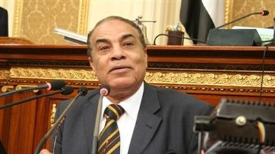 كمال أحمد يطالب بإعادة النظر في شرائح الضرائب