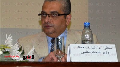 بالصور .. حماد يكرم علماء تيودور بلهارس الفائزين بجائزة الدولة التقديرية