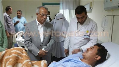 بالصور.. محافظ شمال سيناء يزور مصابي اشتباكات الشيخ زويد