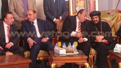 بالفيديو والصور.. قيادات الإسكندرية يهنئون الأقباط بعيد القيامة
