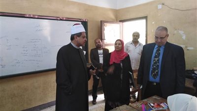 رئيس قطاع المعاهد الأزهرية يتابع انتظام الدراسة بـ«فتيات العمرانية»
