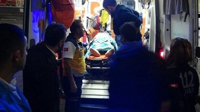 مصرع 3 أشخاص وإصابة 8 آخرين في هجوم على حزب العدالة والتنمية بتركيا