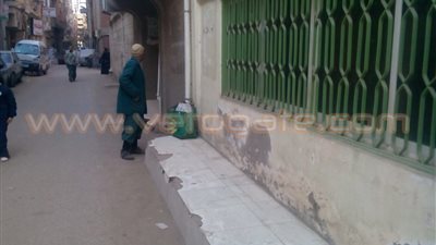 بالفيديو.. عامل نظافة بالمنوفية: «عايز أشغل ولادي ومرتبي 500 جنيه»