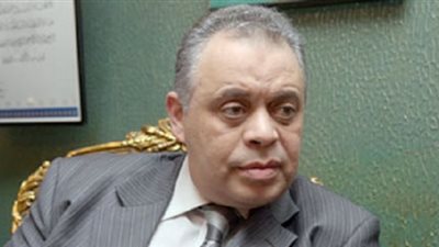 أشرف زكي عن القبض على عمرو يوسف: «عارفين اللي عمل كده»