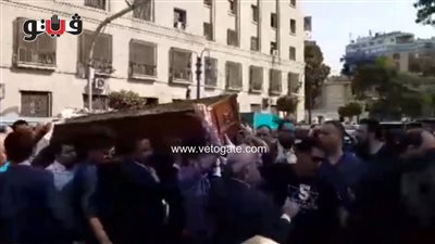 وصول جثمان خالد أبو كريشة إلى مسجد عمر مكرم (فيديو)