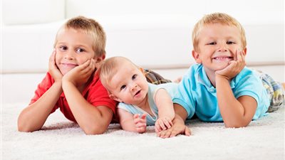 «الطفل الثالث» أزمة.. 3 مشروعات قوانين بالبرلمان لرفع الدعم عنه