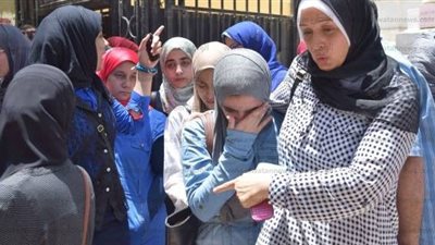 إغماء 3 طالبات داخل لجان الثانوية العامة في سوهاج
