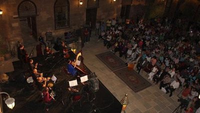 حسن طلب وعبده الزراع في أمسية شعرية بقصر الأمير طاز.. الليلة