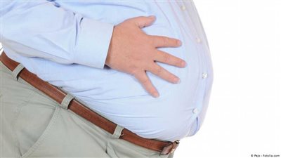 للتخلص من دهون البطن.. احذر هذه الأطعمة!