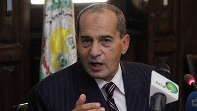 الجمعيات التعاونية تتسلم الأقماح من المزارعين لتوريدها للصوامع