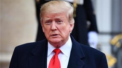 سيناتور أمريكي: ترامب يهدد بإغراق البحرية الإيرانية