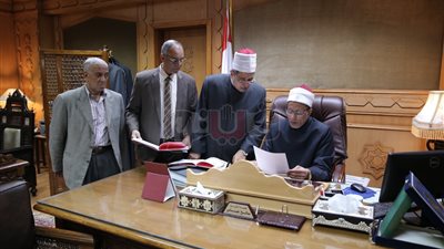 وكيل الأزهر يعتمد نتيجة الشهادتين الابتدائية والإعدادية (صور)