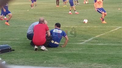 وليد سليمان يتعرض للإصابة بمران الأهلي