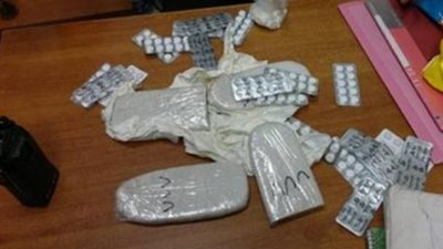 ضبط حشيش وأقراص مخدرة بحوزة ثلاثة أفراد بدار السلام