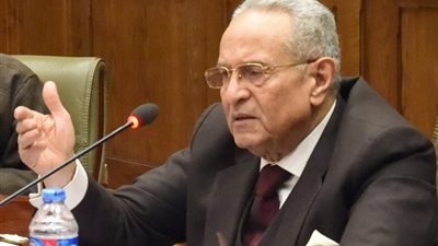 أبو شقة: لا نؤيد مد فترة الرئاسة والسيسي صادق وأمين