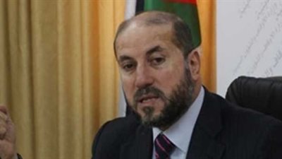 قاضي قضاة فلسطين ومستشار أبو مازن يصلان مطار القاهرة