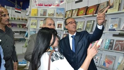 رئيس معرض الكتاب يلعب كرة القدم الإلكترونية «fifa 2018».. غدا