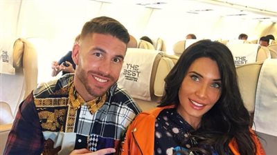 «راموس» يطير إلى لندن لحضور حفل الـ«فيفا» مصطحبًا زوجته