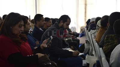 وصلة جدال بين يوسف زيدان وأحد حضور حفل توقيعه بسبب «صلاح الدين»