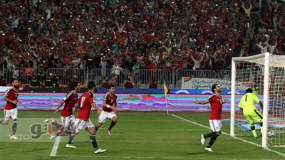 «فيفا»: مصر أسعدت الجماهير بثنائية صلاح وعبدالله