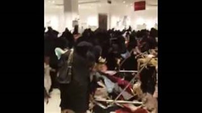 بالفيديو.. حقيقة نهب السعوديين المحال القطرية بأمر الملك بعد المقاطعة