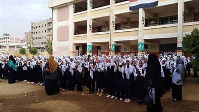 فقء عين تلميذ ومعركة الروضة.. أبرز مشاهد بدء الدراسة بالشرقية (فيديو وصور)