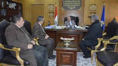 محافظ دمياط: بدء تطوير مصنع الغزل والنسيج ومخطط لإنشاء مصنع جينز