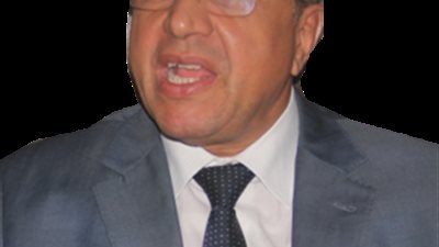 رئيس مصلحة الضرائب: الدولار وجشع التجار وراء «نار» الأسعار.. وضريبة «القيمة المضافة» بريئة