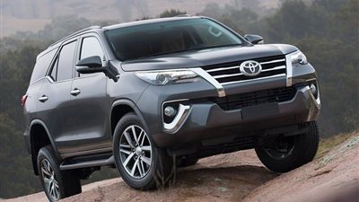 عيوب التصنيع تكبد شركات السيارات خسائر فادحة.. تويوتا تسحب 2.9 مليون سيارة بعد مصرع 16 شخصًا.. واشتعال الحرائق يجبر هوندا على سحب 160 ألفًا أخرى.. وخلل توصيلات جنرال موتورز يسفر عن 13 حادثًا