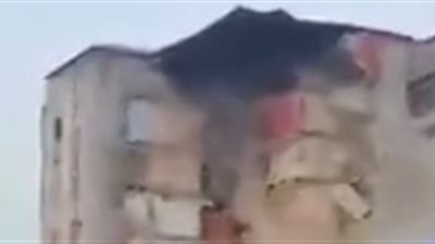 لحظة انهيار مبنى مكون من تسعة طوابق (فيديو)