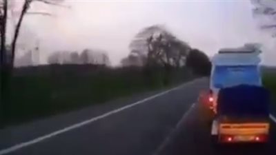 بالفيديو.. أخطر حوادث السير على الطرق السريعة