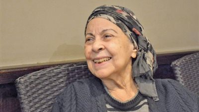 طبيب آمال فريد: الفنانة مصابة بألزهايمر وتحتاج مرافقًا لرعايتها