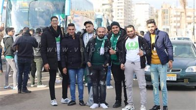 جماهير المصري تتعرض للاعتداء في طريقها لحضور لقاء بيراميدز | فيديو