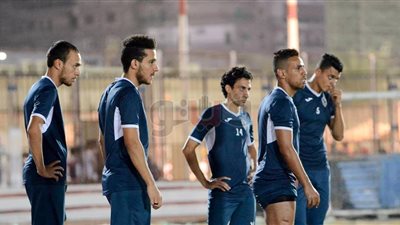 لاعبو الزمالك يؤدون تدريبات استشفائية